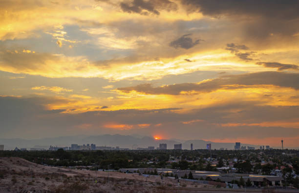 istock Las Vegas skyline at dusk 1324899635