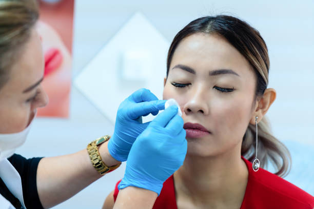 Dermatolo 13,000+ Dermatologist And Patient Stock Photos, Pictures & Royalty-Free ...