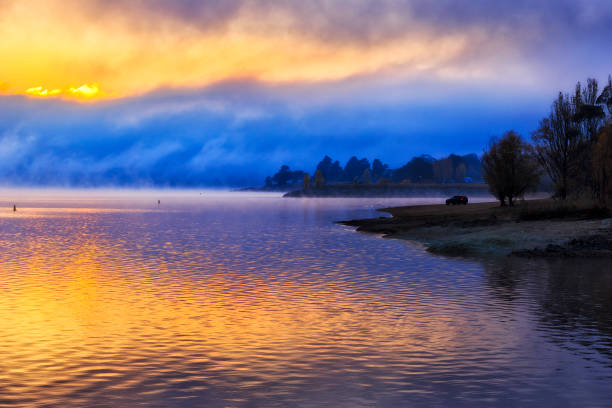 istock SM Jindabyne Park shore rise car 1324999164