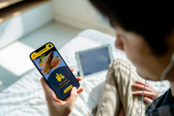 istock Order food online via smartphone 1325016406