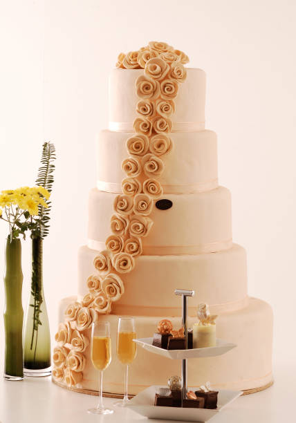 istock big tier wedding cake and candle  table 1325049598