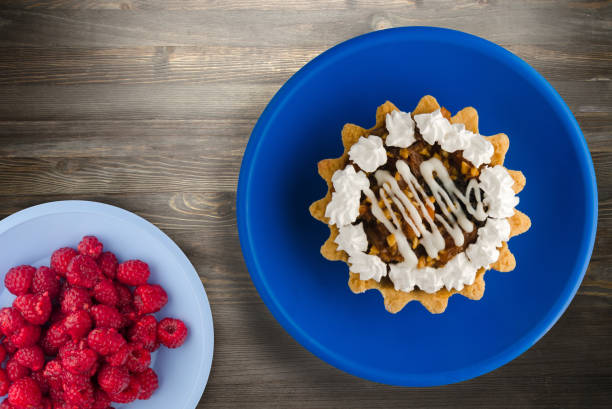 istock cake on a wooden background 1325065478