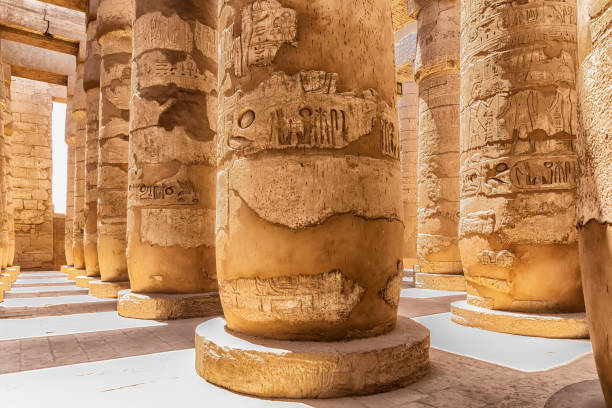 tempio di karnak, colonne della sala iposte, luxor, egitto - temple of luxor hypostyle hall foto e immagini stock