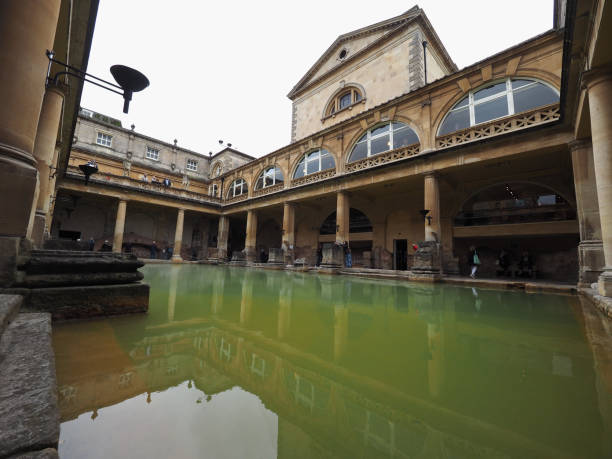 łaźnie rzymskie w: bath - roman baths zdjęcia i obrazy z banku zdjęć