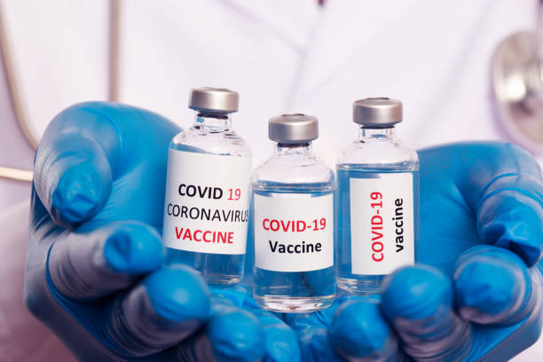 istock Doctors ready to vaccinate against COVID-19 1325224091
