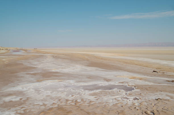 Large salt lake Chott el Djerid (Sciott Gerid and Shott el Jerid). Largest salt pan of the Sahara Desert. Below sea level. Numerous fata morganas occur. Was used as a filming location for the Star Wars series, among others. Nature and travel. Tunisia