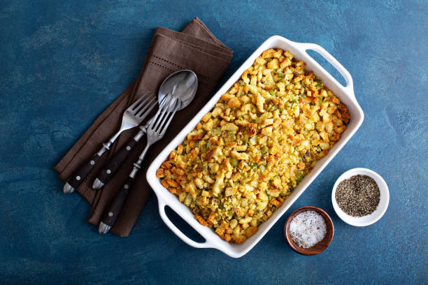 relleno de pan aro herbado - filling fotografías e imágenes de stock