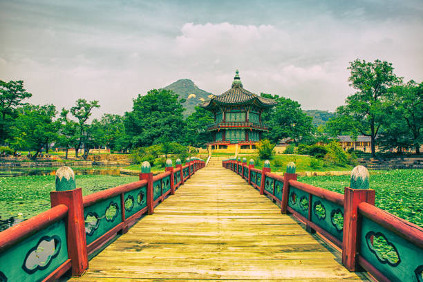 istock Summer in Seoul 1325343502