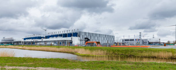 google datacenter em eemshaven, nos países baixos - google analytics - fotografias e filmes do acervo