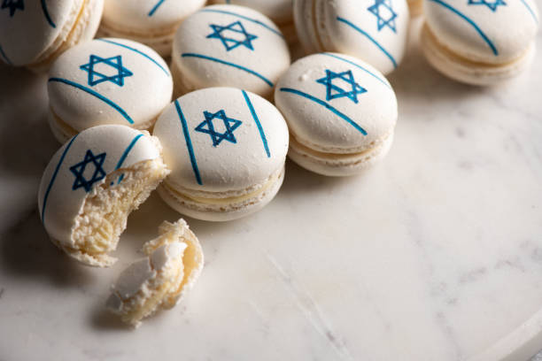 macarons décorés de l’étoile de david pour les célébrations de la fête juive. - photos de shana tova photos et images de collection