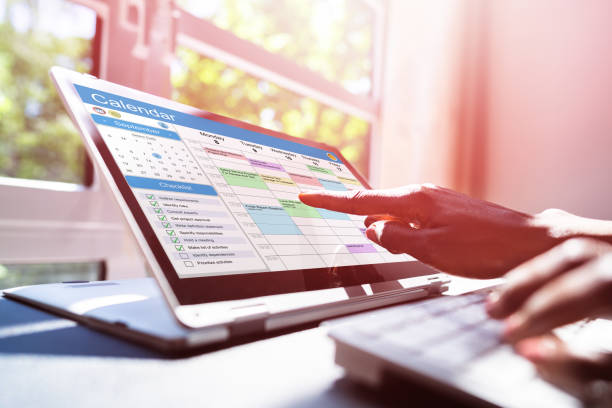 istock Hybrid Tablet Digital Agenda 1325531513