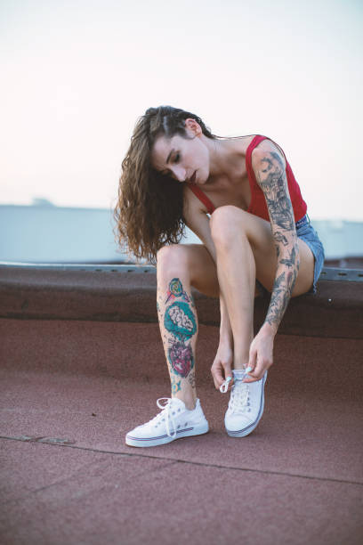 istock Tattooed Women 1325546847
