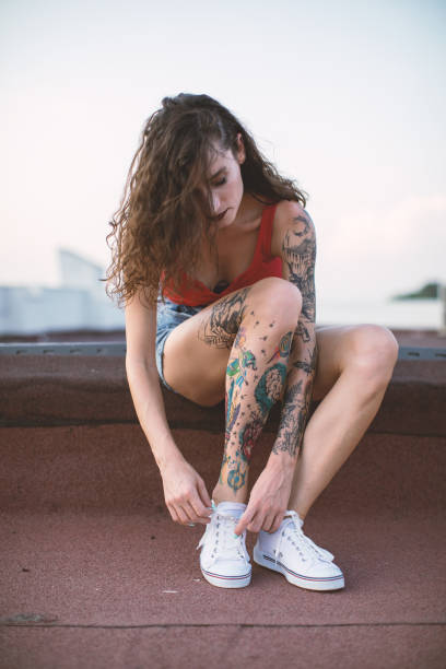 istock Tattooed Women 1325546855