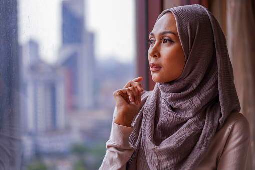 Retrato de una mujer musulmana malaya photo