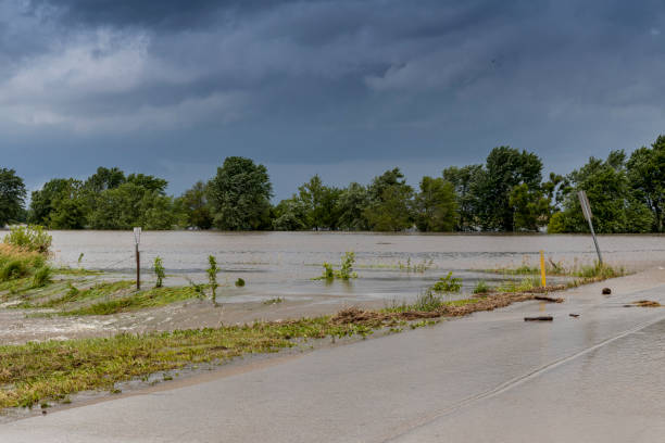 istock SummerThunderstorm & Flooding SummerThunderstorm & Flooding A1R_7758 1325648665