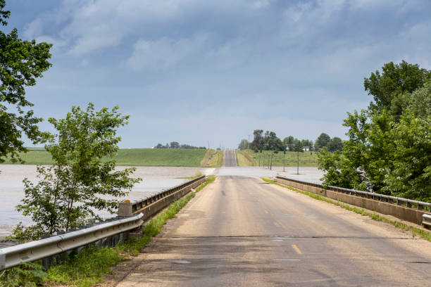 istock SummerThunderstorm & Flooding SummerThunderstorm & Flooding A1R_7798 1325649138