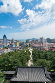 shandong-weihai-huancuilou-park-mit-blick-auf-huancuilou-platz-liugong-island.jpg?b=1&s=170x170&k=20&c=1ZiZP5NdKyoK9DtmU70BJ2tzoo6UB47NC65hN0nt2gw=