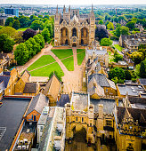 luftaufnahme-der-peterborough-cathedral-auch-bekannt-als-st-peter-es-cathedral-im-vereinigten.jpg?b=1&s=170x170&k=20&c=fs9U__Aa73-FtS7SaoMcv6c6bcN9SxwJfKwV8gG1ngM=