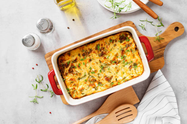 spaghetti zapiekanka śniadaniowa - macaroni cheese food staple casserole zdjęcia i obrazy z banku zdjęć