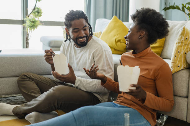 istock Couple ordered pasta to eat at home 1325792827