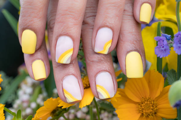 istock Springtime Yellow Nail Art Design 1325795417