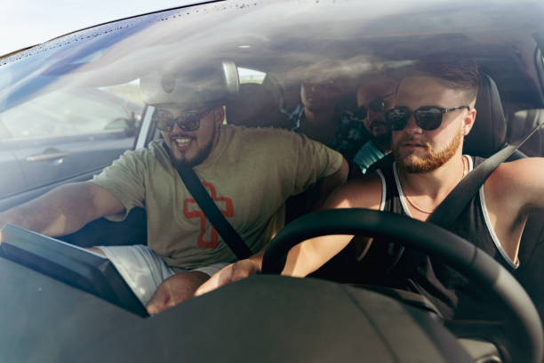 istock Friends going to the beach 1325835067