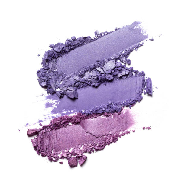 ombretto viola brillante lucido rotto - face powder eyeshadow make up make up brush foto e immagini stock