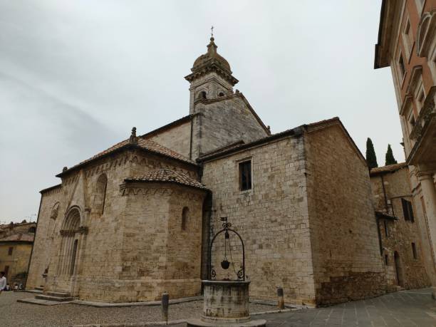 istock San Quirico d'Orcia/Tuscany 1325856180