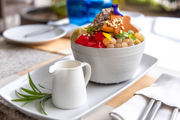istock Popular Filipino desert Halohalo 1325863056