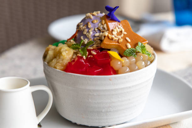 istock Popular Filipino desert Halohalo 1325863129