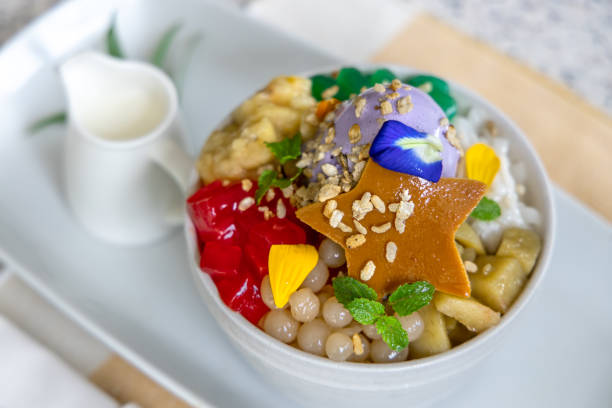 istock Popular Filipino desert Halohalo 1325863178