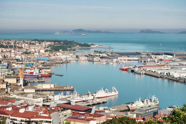 스페인 비고 항구의 공중 전경 - waterfront 뉴스 사진 이미지