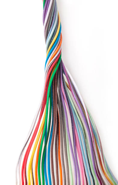 Câble électrique multicolore isolé sur fond blanc - Photo