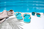 sommerurlaub-am-pool.jpg?b=1&s=170x170&k=20&c=y0OTA0INmeh_2J_6F0nIL7rSwDDhKFnUr3is1IB9mFc=