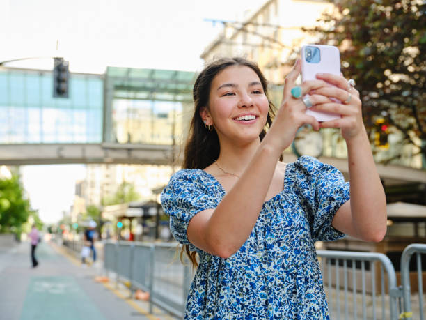 istock Young Adults in an Urban Setting 1325975872