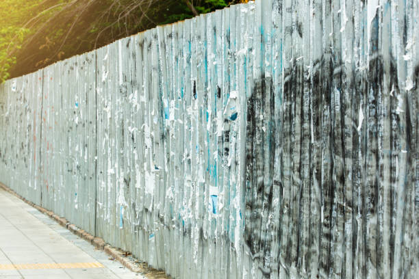 istock Selective focus to The galvanized wall fence was dirty 1325985222