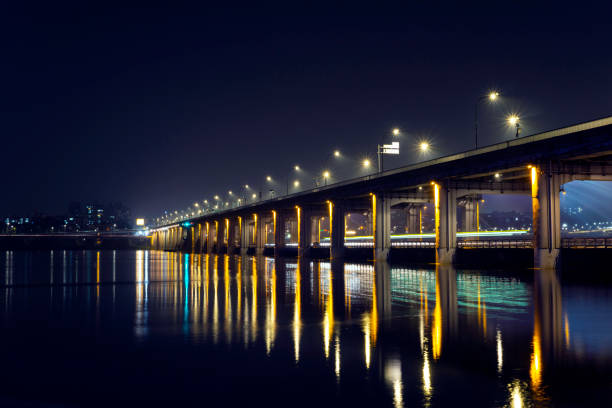 istock Korea travel - banpo bridge 1326018350