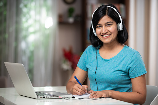 Headset, Working At Home, Adult, adult only, India, Indian ethnicity,