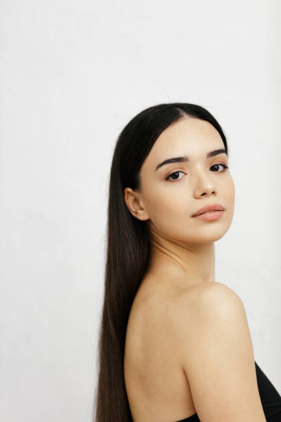 istock Young beautiful glamour woman face 1326076307