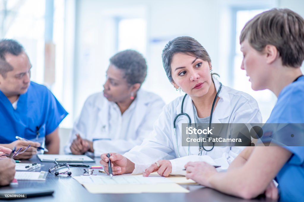 Doctor Study Student Medical Students Study Together Stock Photo - Download Image Now - 30 ...