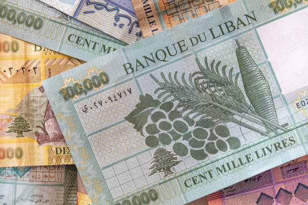 lebanese lira (lebanese pound) currency - lebanese culture imagens e fotografias de stock