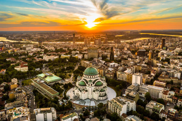 st. sava-tempel - belgrade serbia stock-fotos und bilder