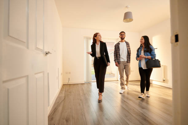 istock estate agent showround 1326353117
