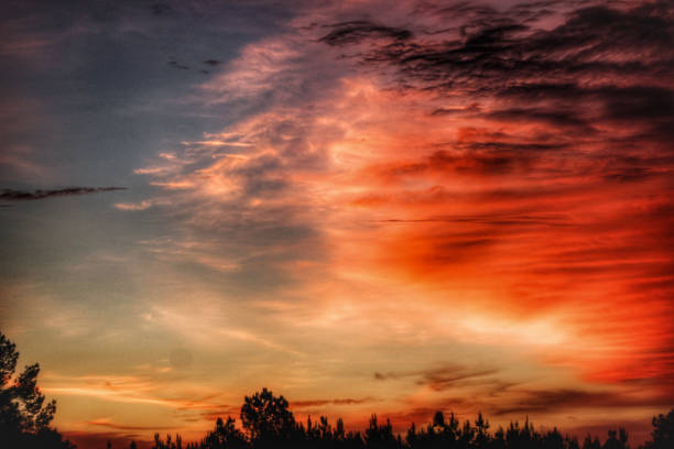 colorful sunset - coate imagens e fotografias de stock