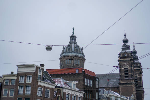 アムステルダムの聖ニコラス大聖堂の外観 - basilica building exterior built structure color image ストックフォトと画像