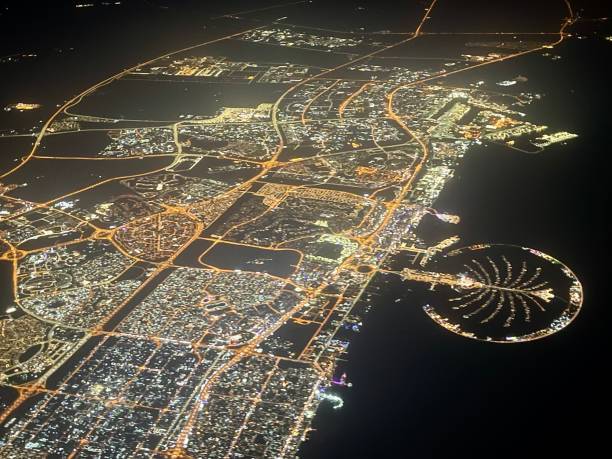 밤까지 두바이의 항공 사진 - palm island 뉴스 사진 이미지