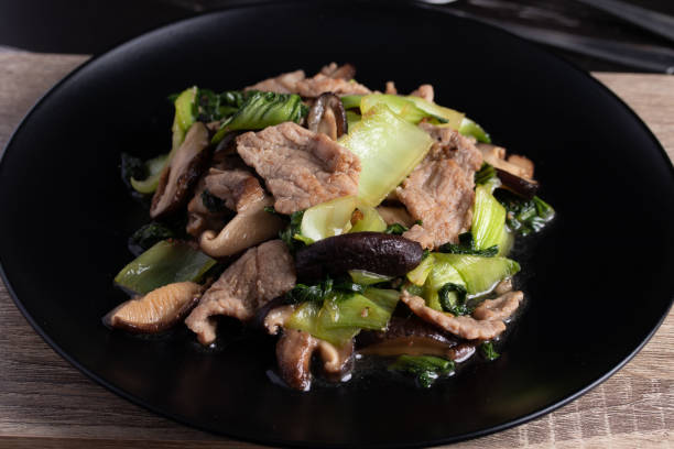 istock Taiwanese Cantonese Stir-fried with Shiitake Mushrooms and Pork 1326551700