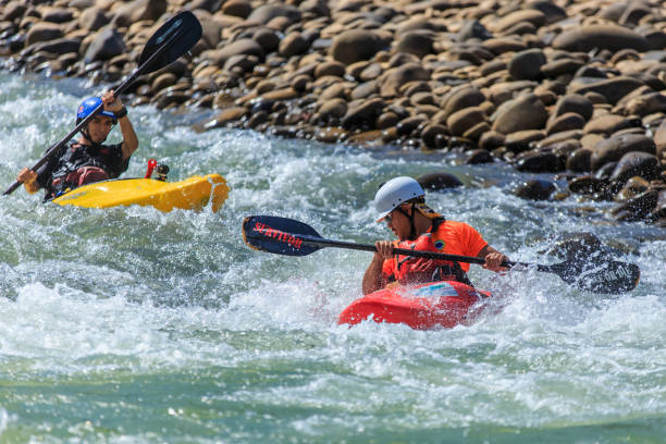 white water kayaking - white water rafting rafting rapid river imagens e fotografias de stock
