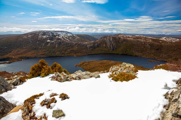 istock cradle mountain Tasmania 1326576826