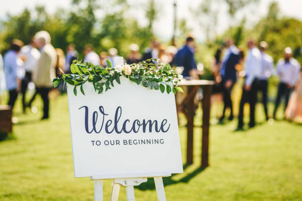 приглашение для гостей на свадебную церемонию - wedding reception стоковые фото и изображения